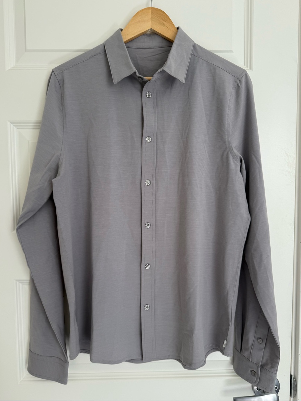 Vuori Long Sleeve Bridge Button Down Shirt Medium Mens Gray V1002 Stretch Collar